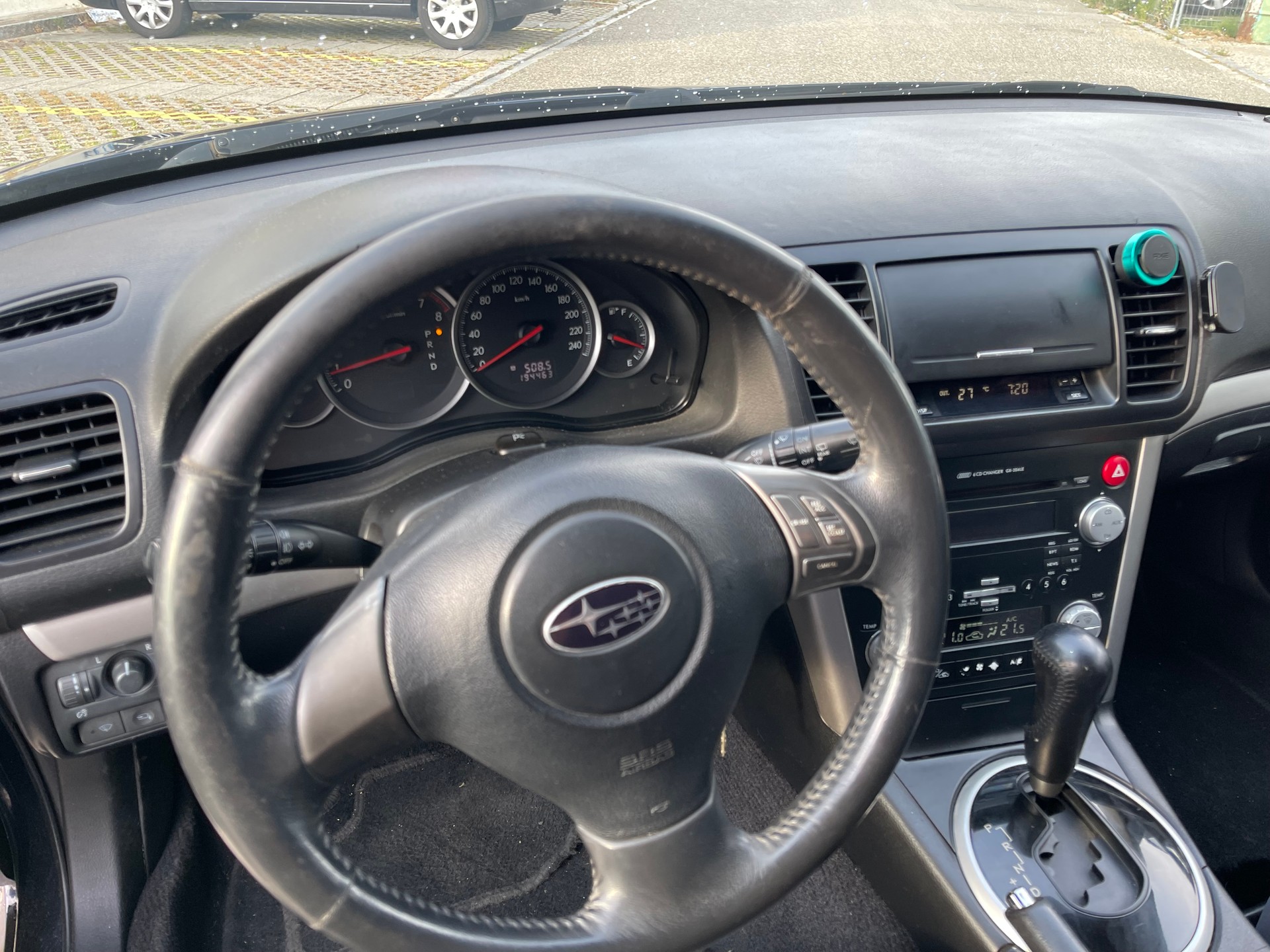 SUBARU Legacy 2.0R AWD Swiss ** Ab MFK + Service ** Top Zustand **-image-9