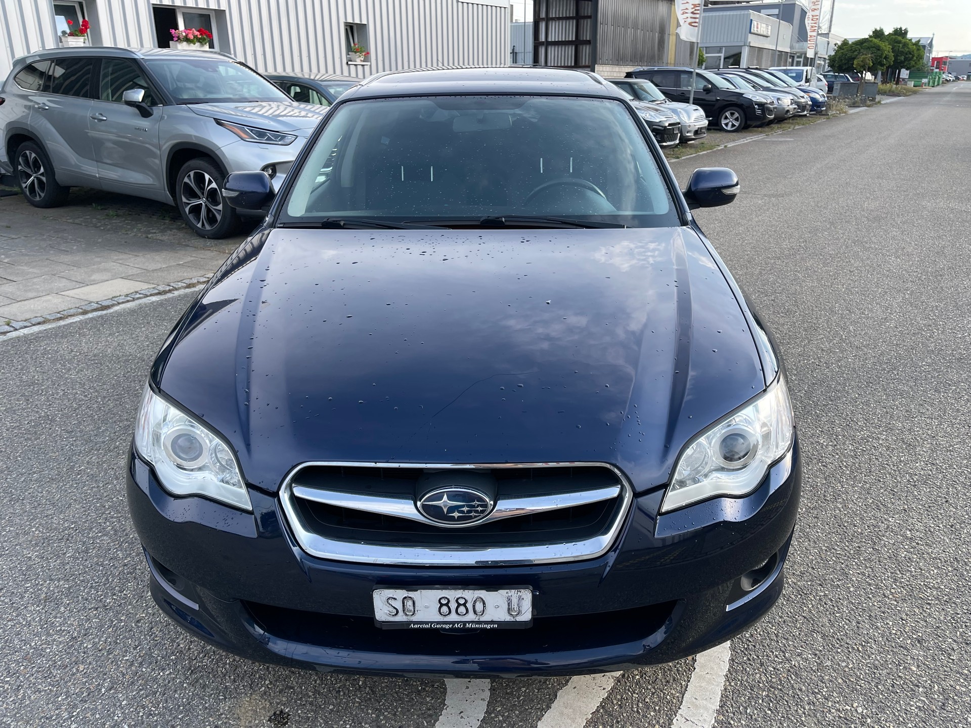 SUBARU Legacy 2.0R AWD Swiss ** Ab MFK + Service ** Top Zustand **-image-1