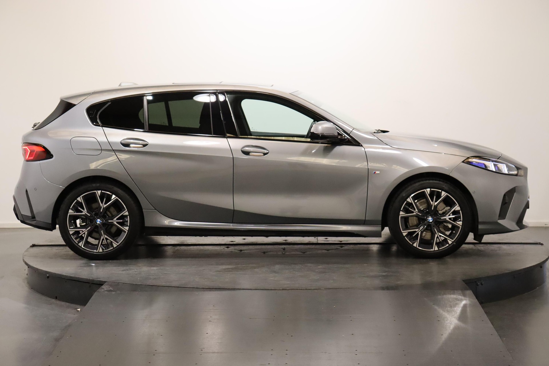 BMW 123 xDrive-image-2