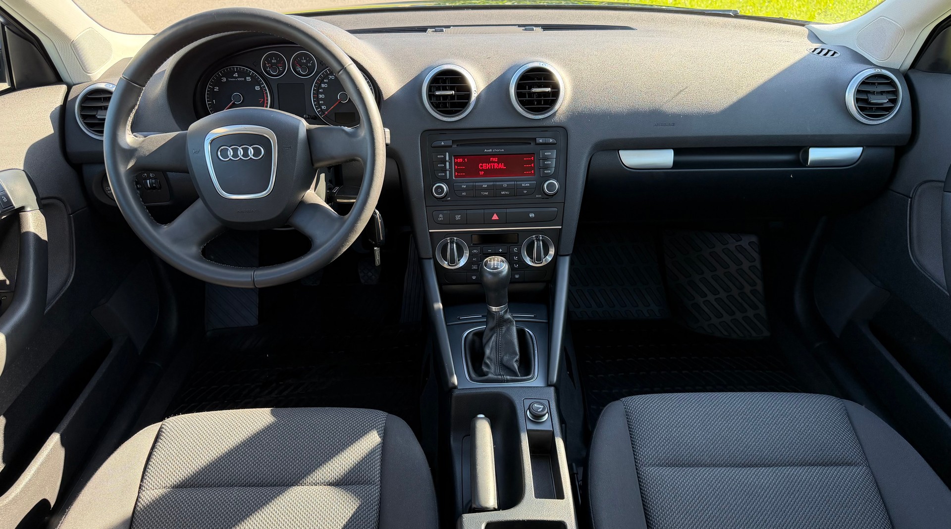 AUDI A3 Sportback 1.4 TFSI Ambition-image-12