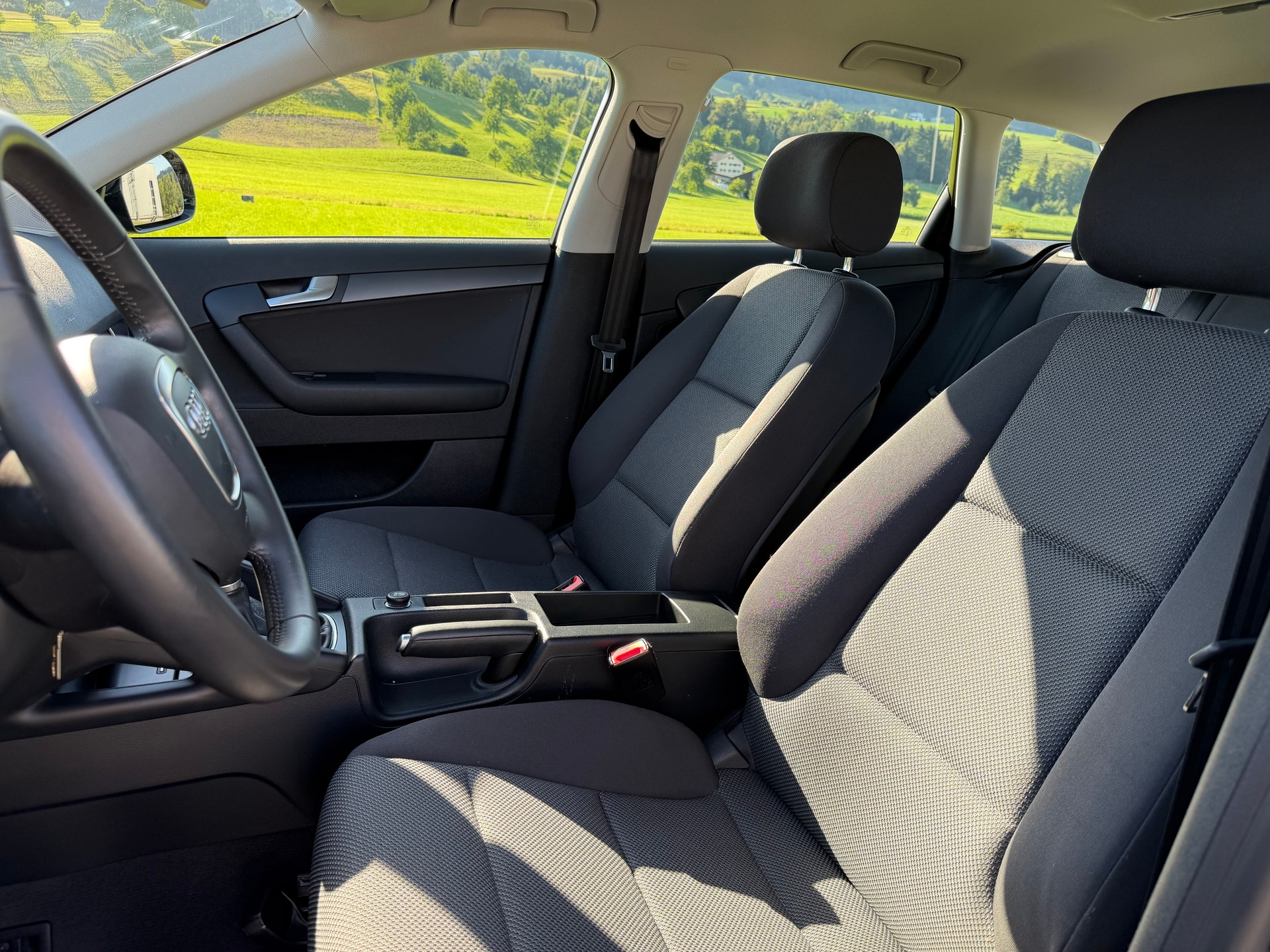 AUDI A3 Sportback 1.4 TFSI Ambition-image-9