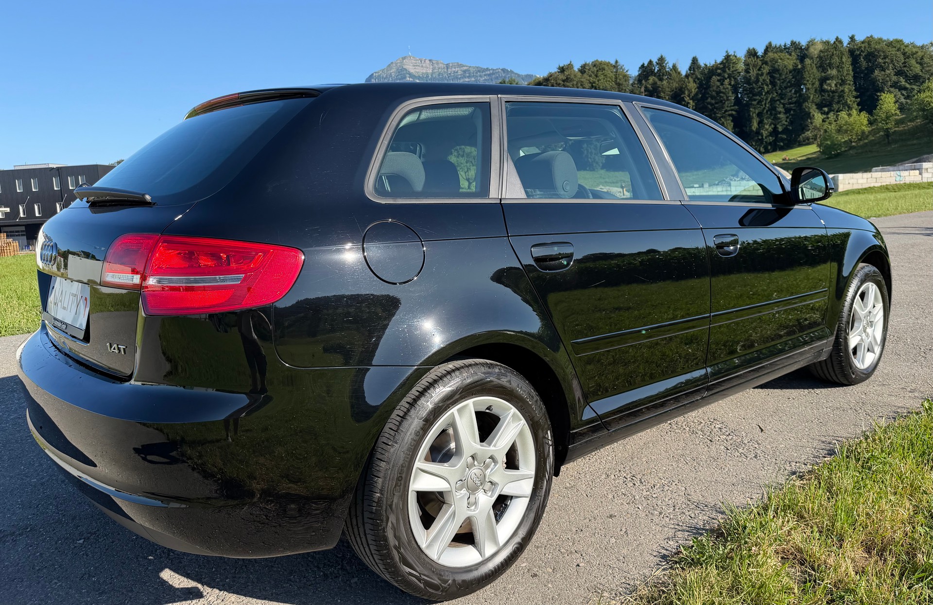 AUDI A3 Sportback 1.4 TFSI Ambition-image-5
