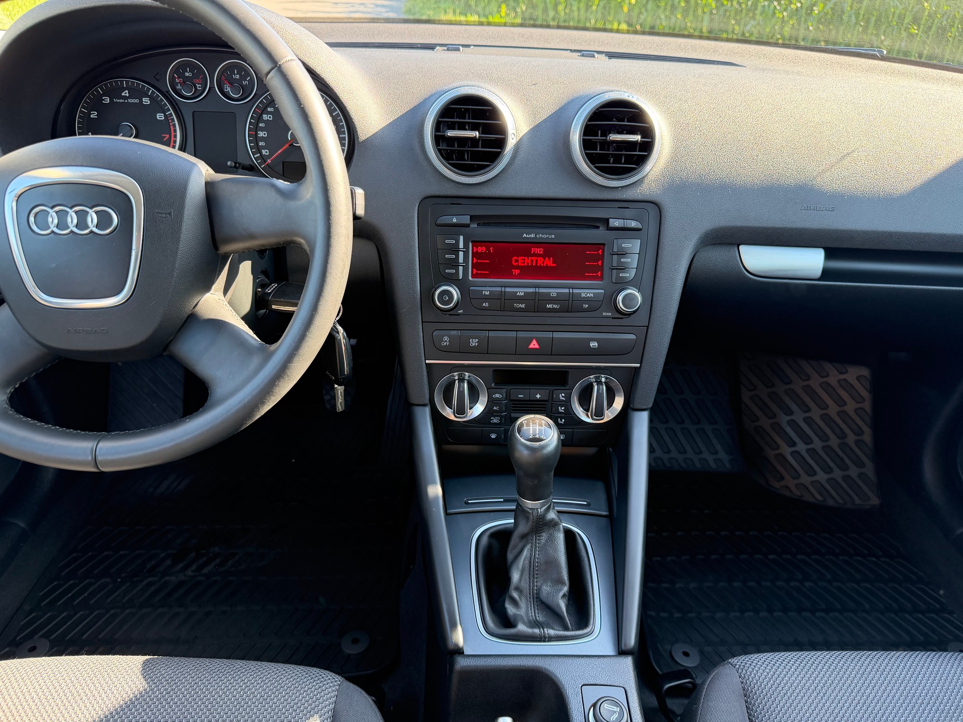 AUDI A3 Sportback 1.4 TFSI Ambition-image-14