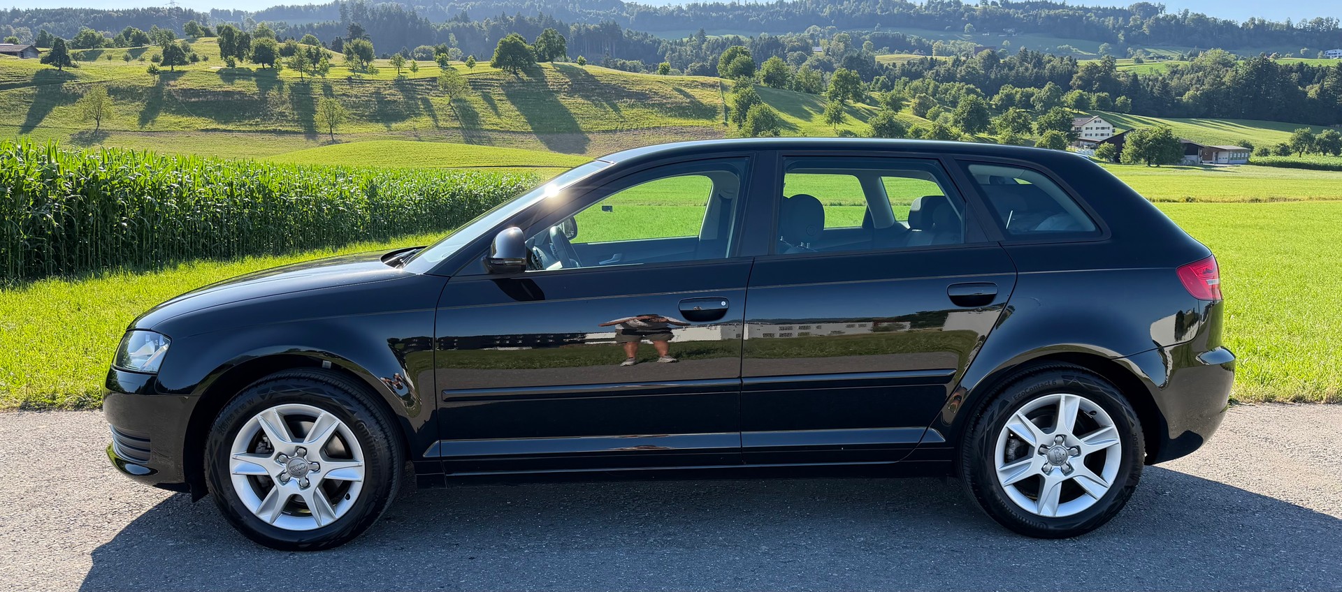 AUDI A3 Sportback 1.4 TFSI Ambition-image-2