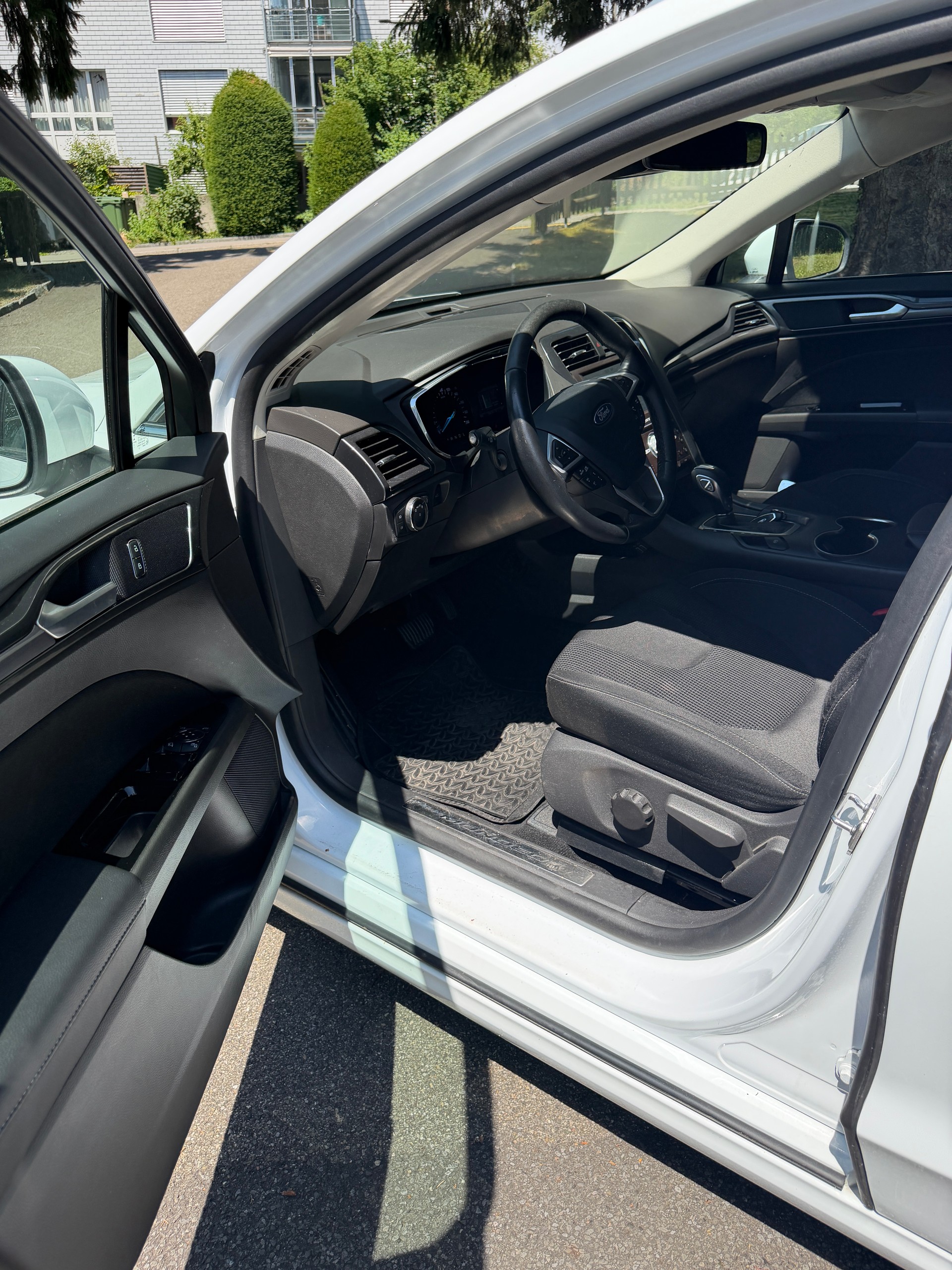 FORD Kombi Hybrid-image-2