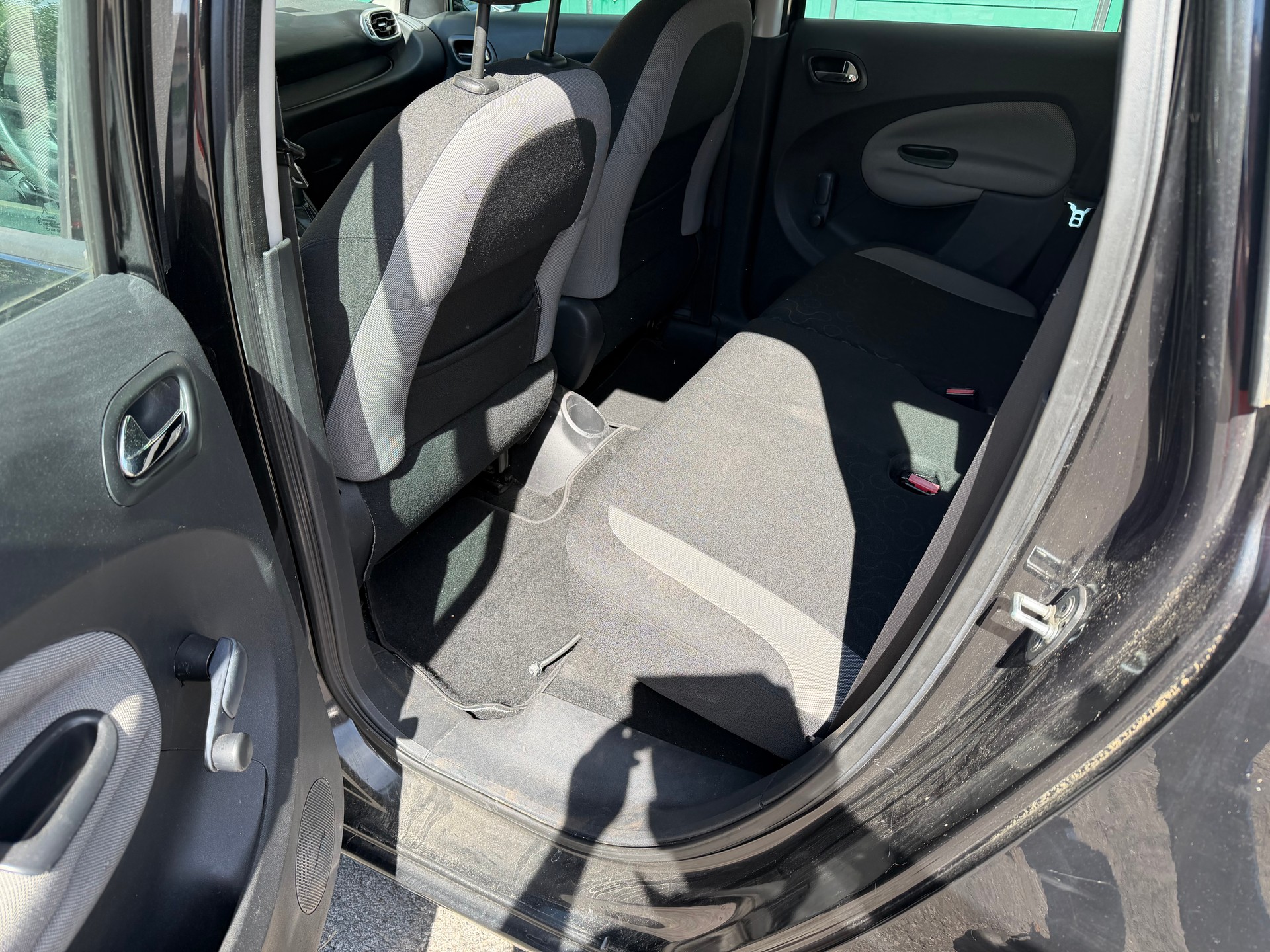 CITROEN C3 Picasso 1.4i 16V Chic (SX)-image-5