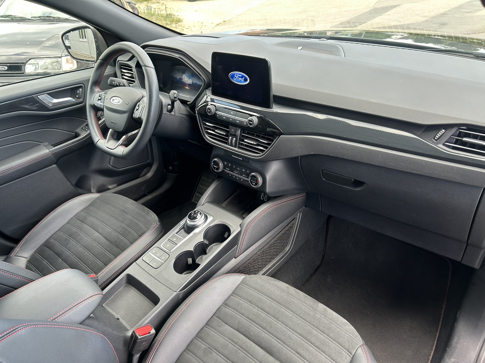 FORD Kuga 2.5 PHEV ST-Line X 2WD-image-4