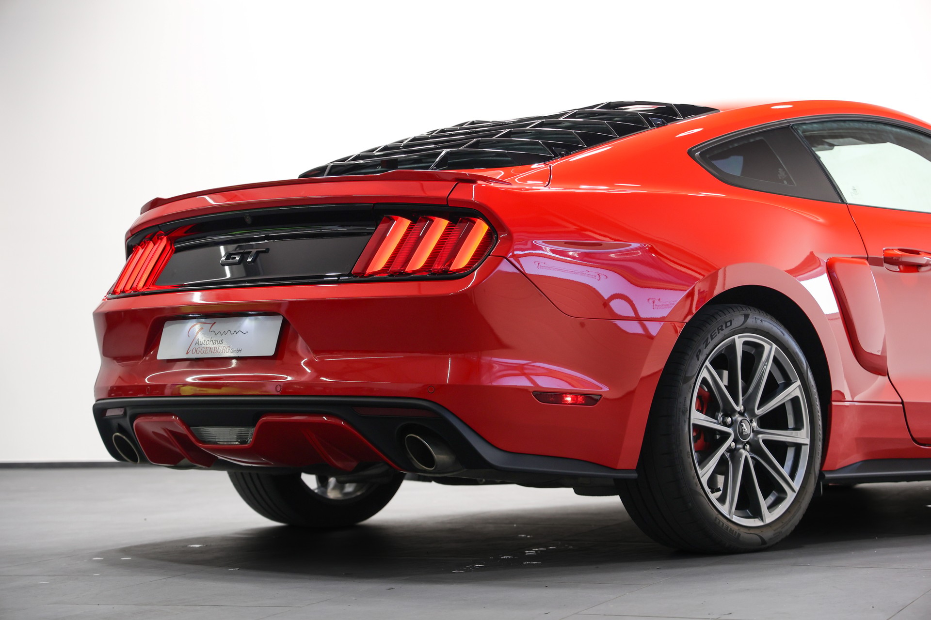 FORD Mustang Fastback 5.0 V8 GT Automat-image-14