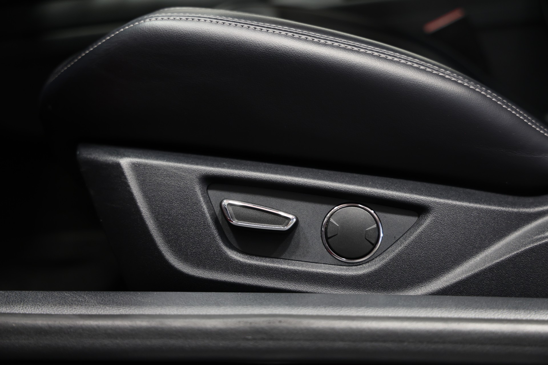 FORD Mustang Fastback 5.0 V8 GT Automat-image-22