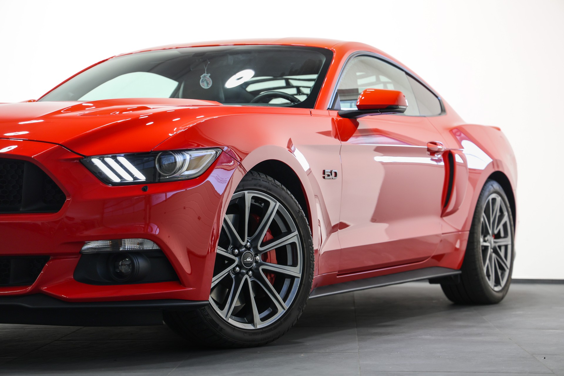 FORD Mustang Fastback 5.0 V8 GT Automat-image-8