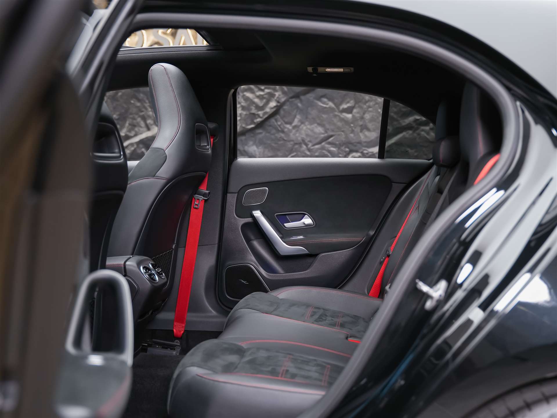 MERCEDES-BENZ A 35 AMG 4Matic Speedshift *CH Auto*Panorama*Burmester*El. Sitze mit Memory*-image-12