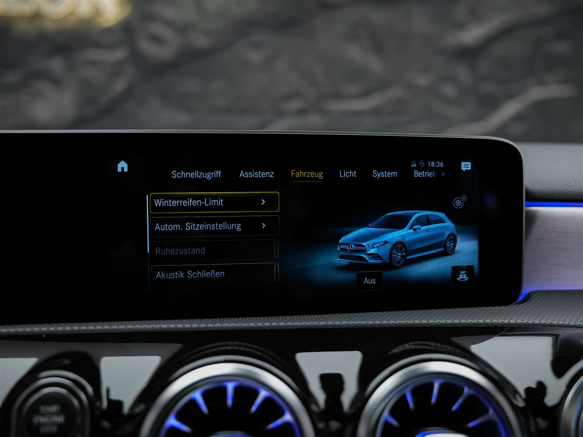 MERCEDES-BENZ A 35 AMG 4Matic Speedshift *CH Auto*Panorama*Burmester*El. Sitze mit Memory*-image-35