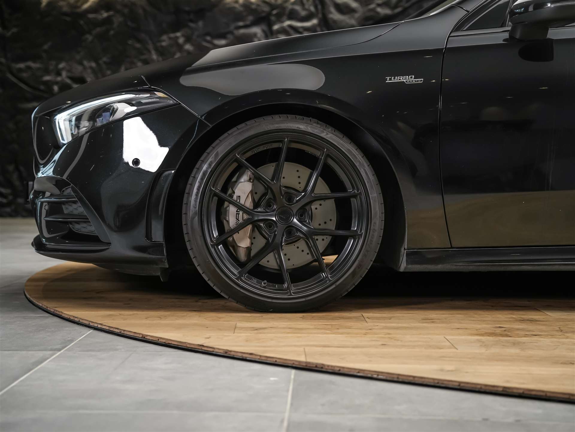 MERCEDES-BENZ A 35 AMG 4Matic Speedshift *CH Auto*Panorama*Burmester*El. Sitze mit Memory*-image-16