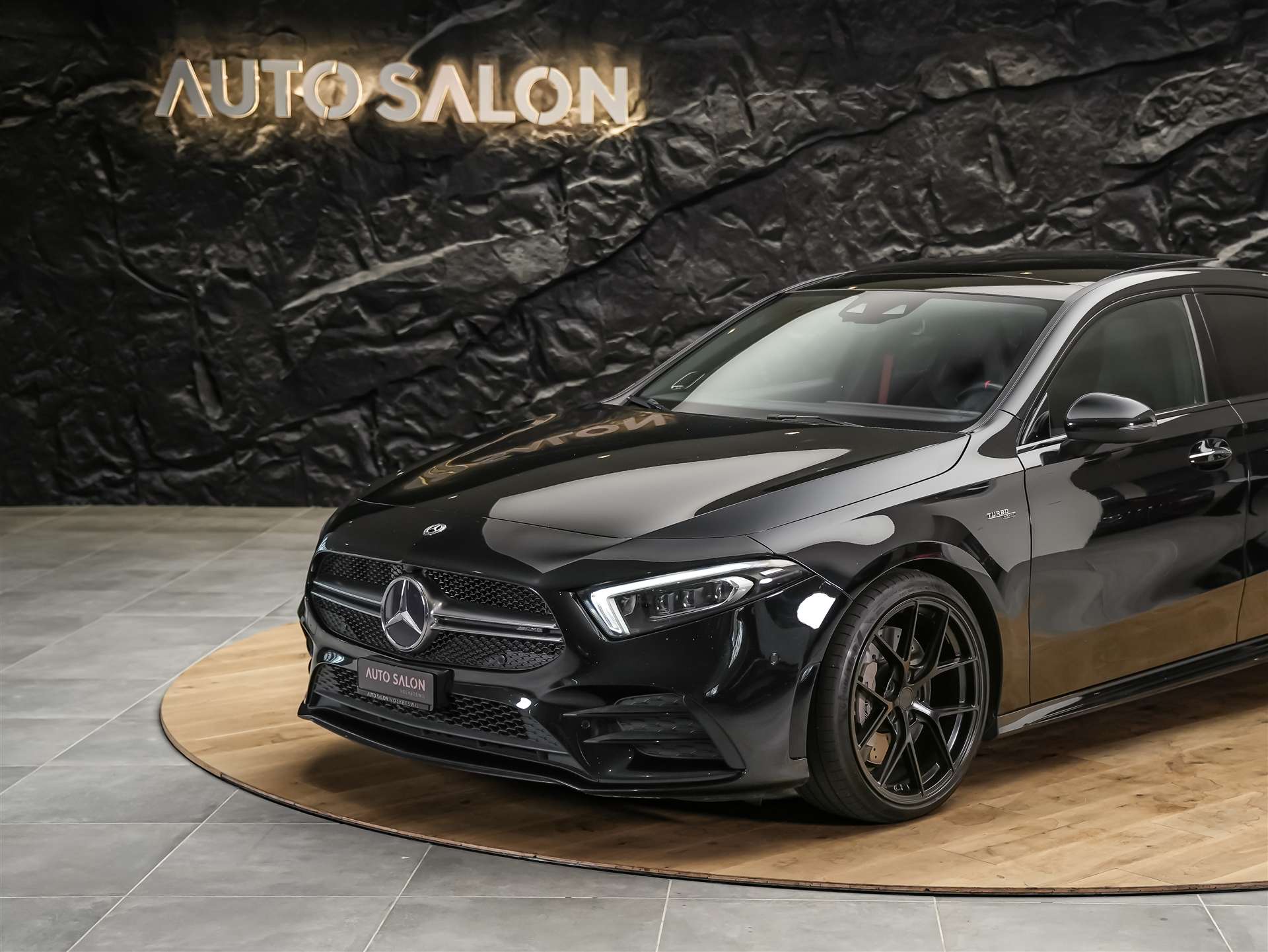 MERCEDES-BENZ A 35 AMG 4Matic Speedshift *CH Auto*Panorama*Burmester*El. Sitze mit Memory*-image-14