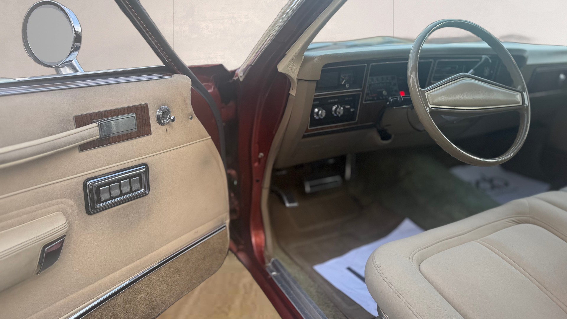 PLYMOUTH Volare-image-16