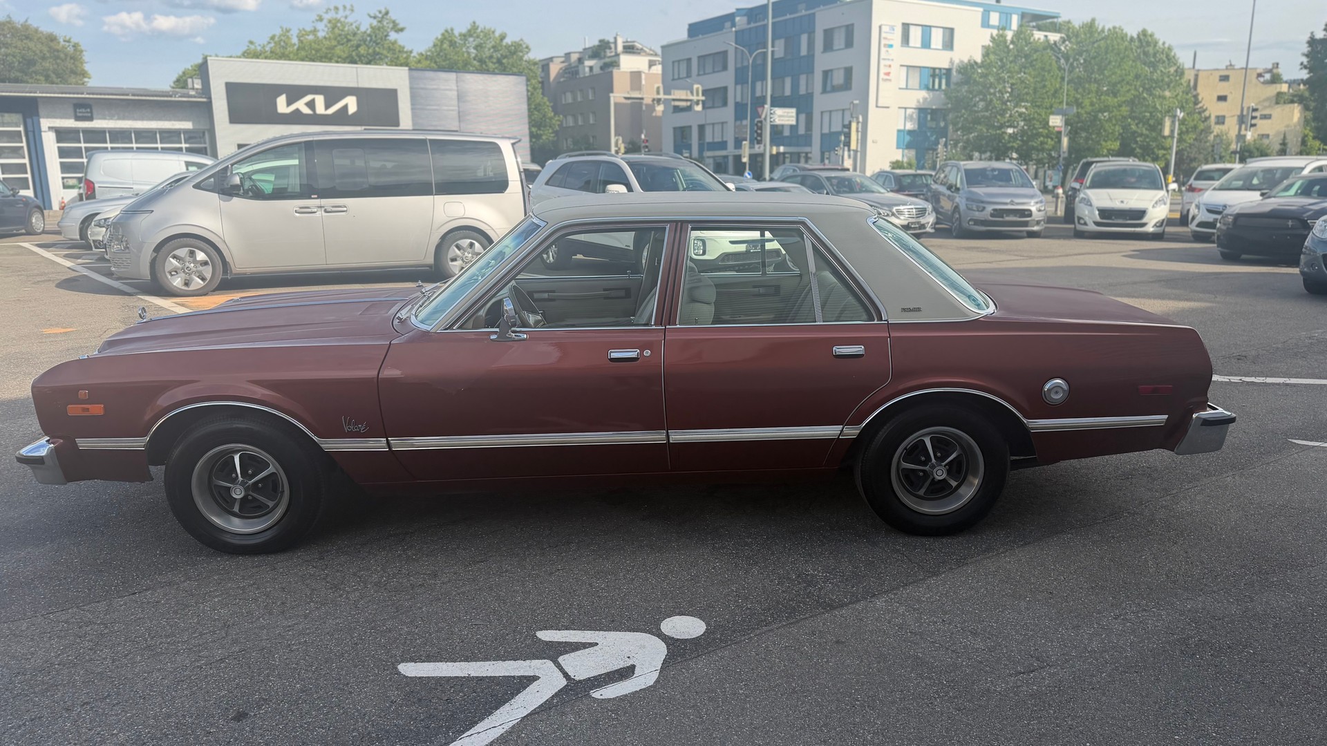 PLYMOUTH Volare-image-8