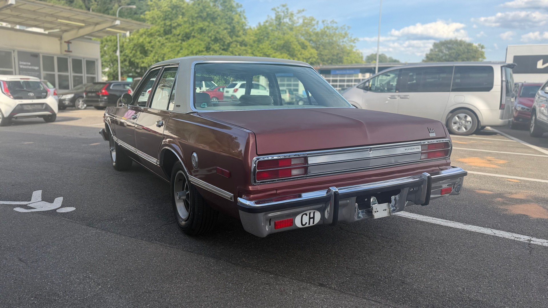PLYMOUTH Volare-image-6