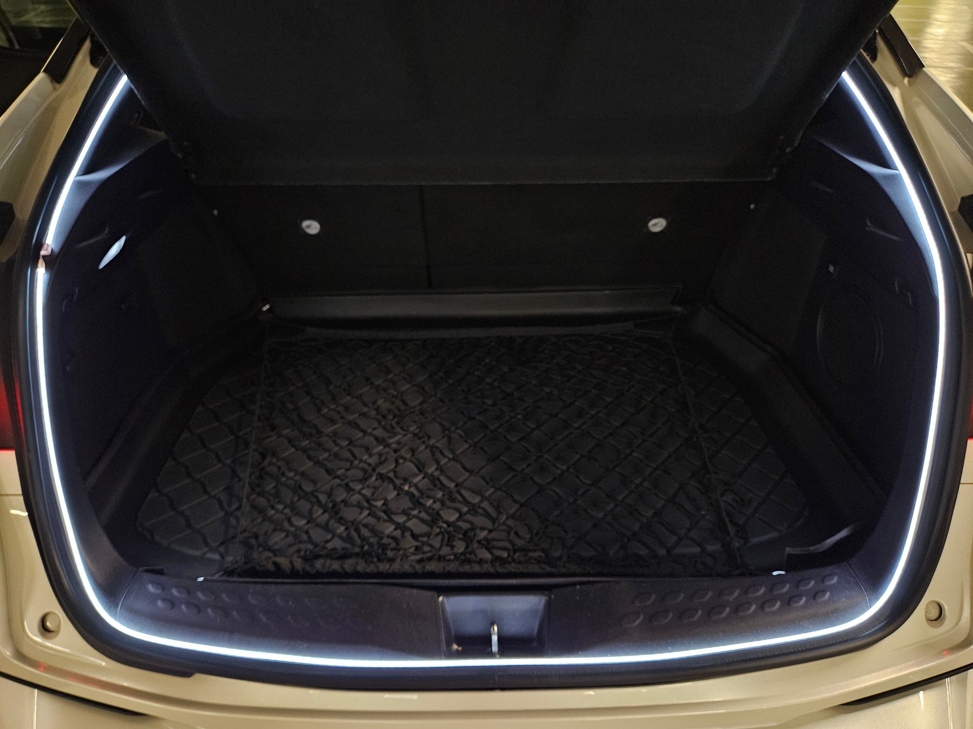 TOYOTA 2.0 VVTi HSD Move-image-16
