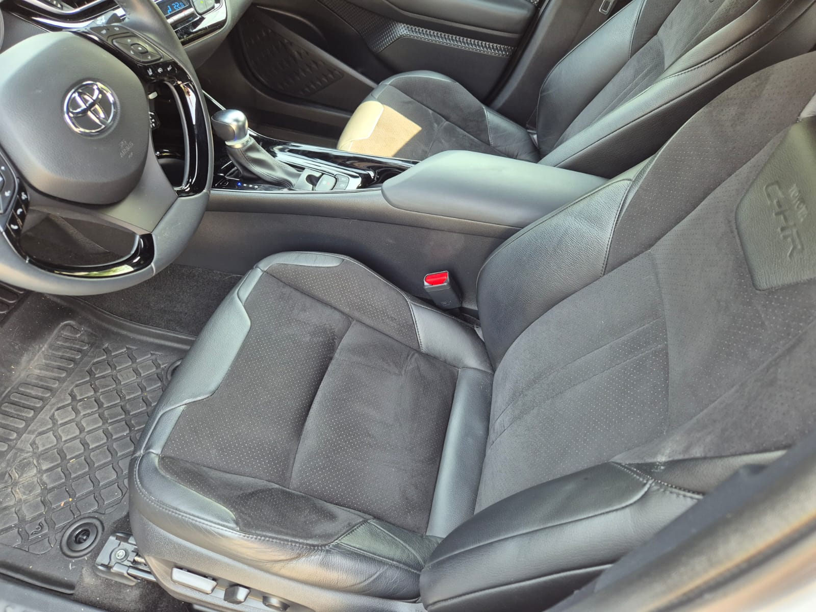 TOYOTA 2.0 VVTi HSD Move-image-12