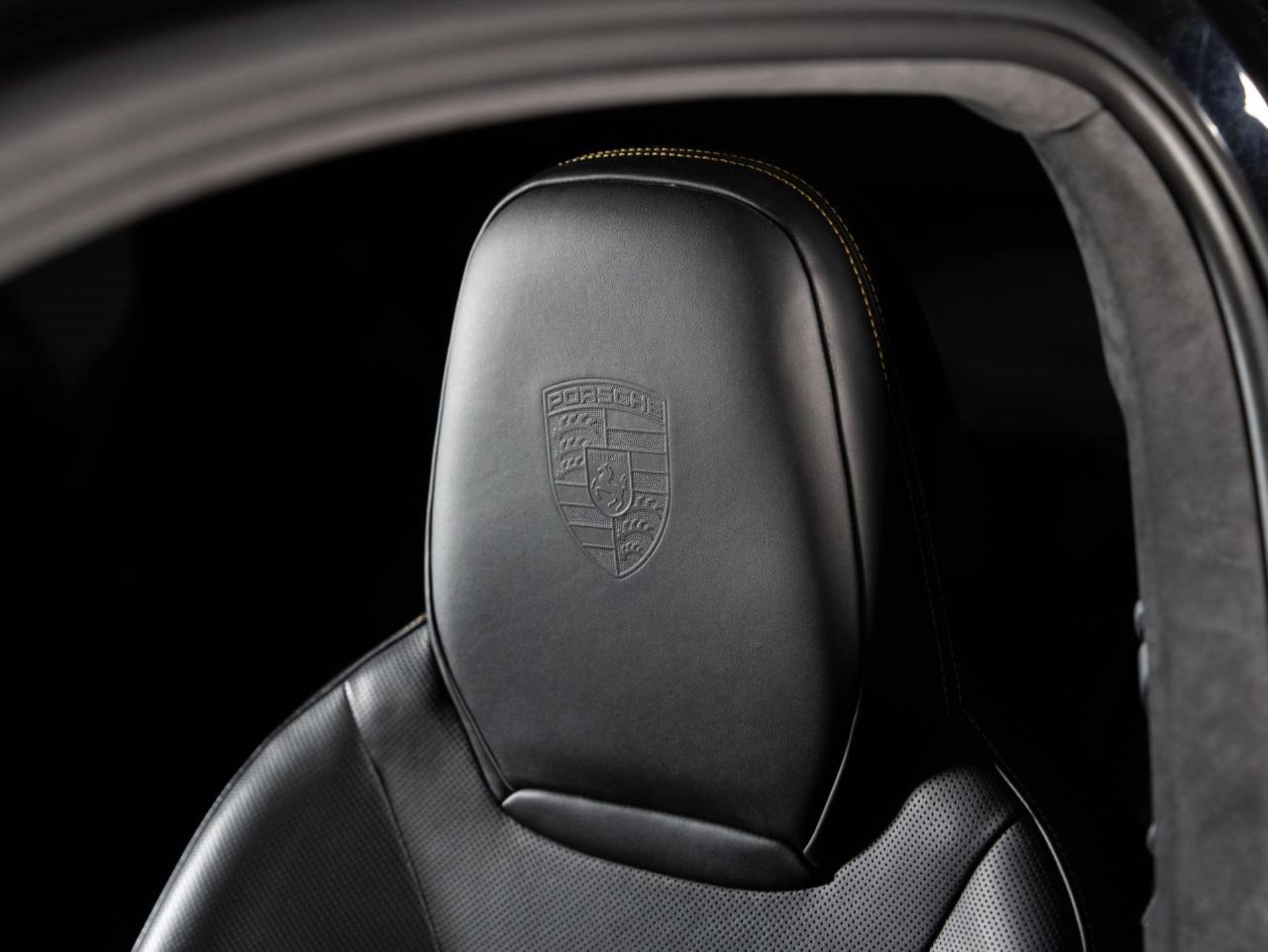 PORSCHE Cayenne Turbo S E-Hybrid-image-14