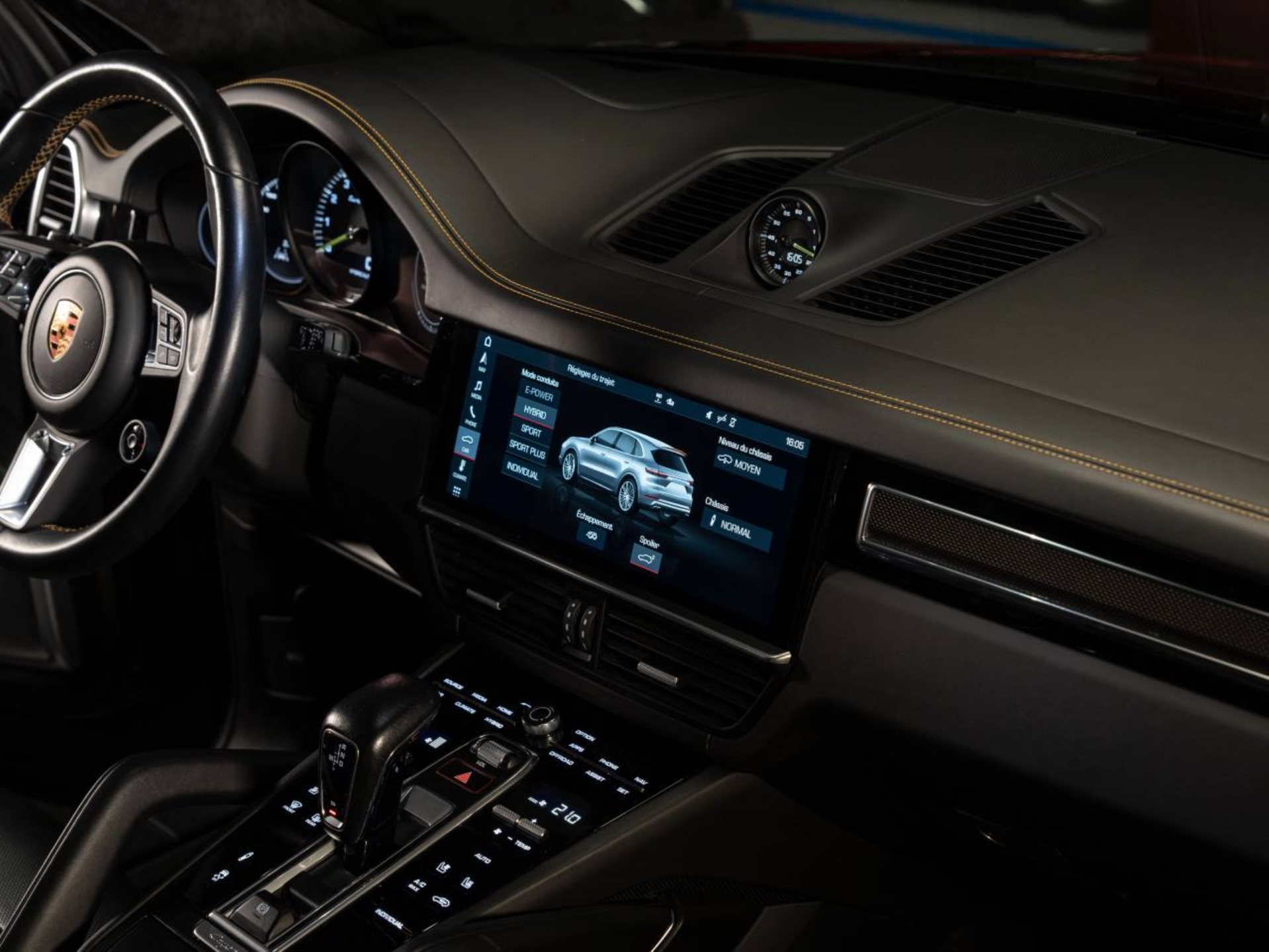 PORSCHE Cayenne Turbo S E-Hybrid-image-10