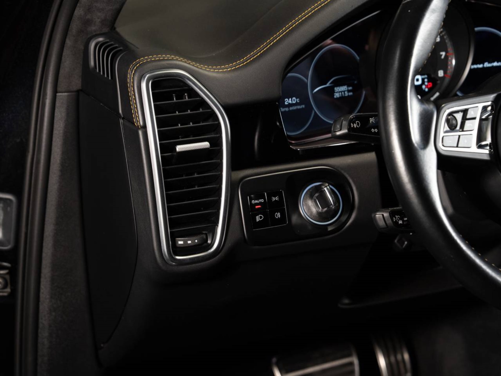 PORSCHE Cayenne Turbo S E-Hybrid-image-11