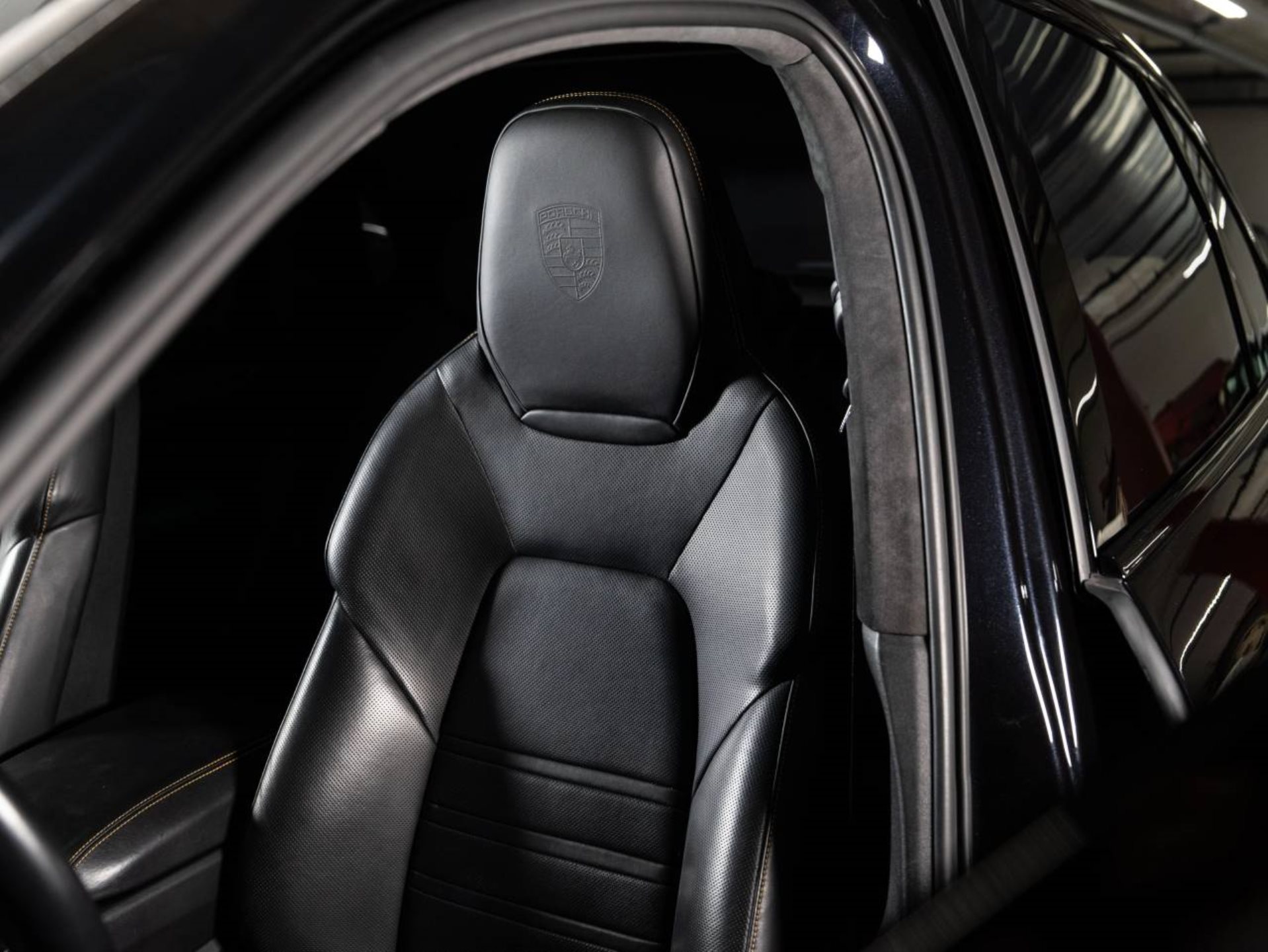 PORSCHE Cayenne Turbo S E-Hybrid-image-15