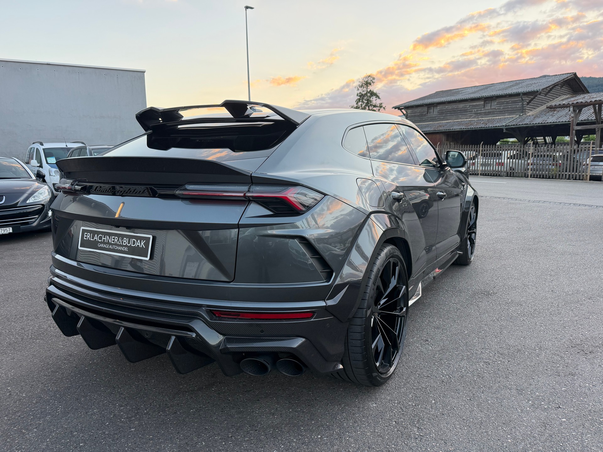 LAMBORGHINI Urus E-Gear-image-3