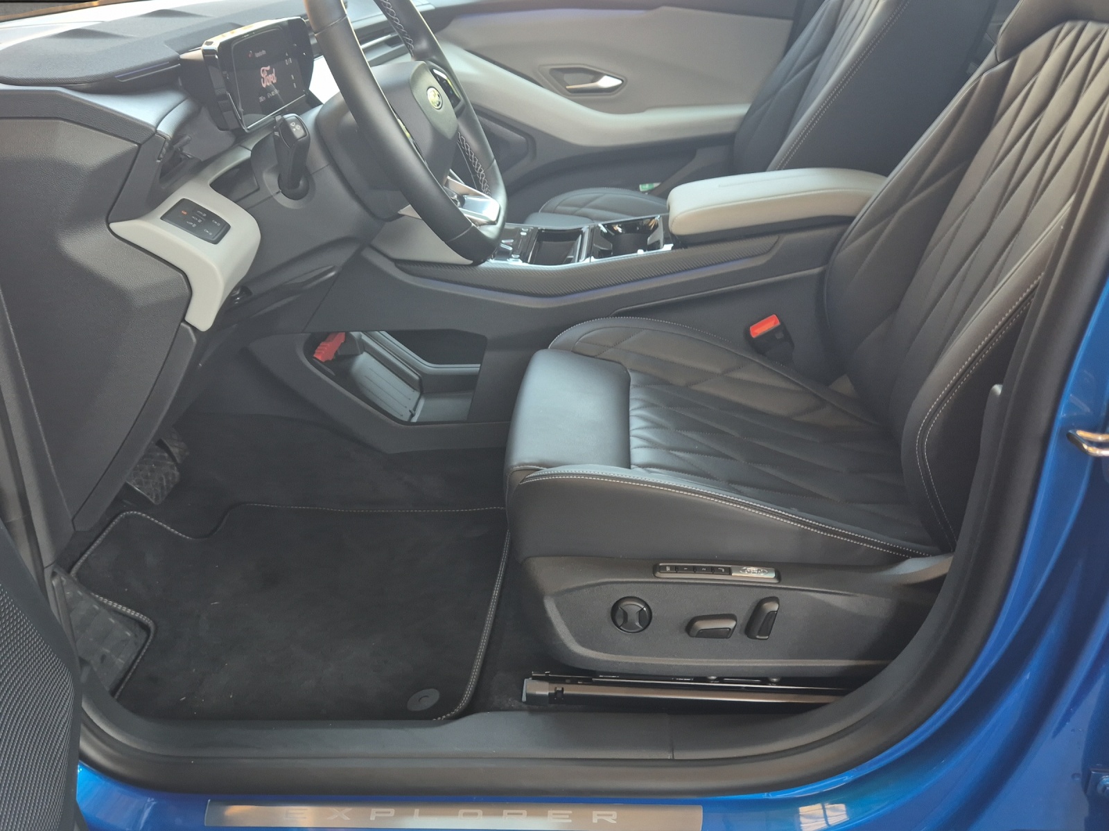 FORD Explorer Elektro 79kWh Extended Range Premium*Head up Display*Panoramadach*Anhängerkupplung*-image-8