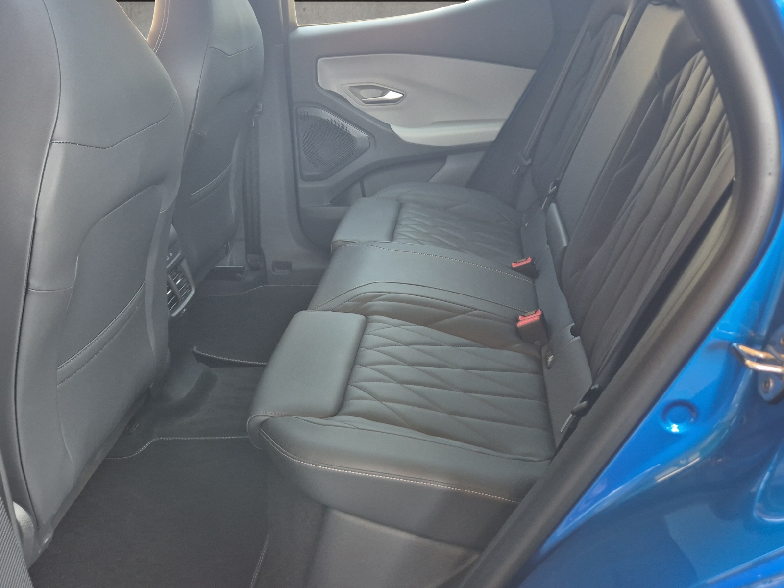 FORD Explorer Elektro 79kWh Extended Range Premium*Head up Display*Panoramadach*Anhängerkupplung*-image-21