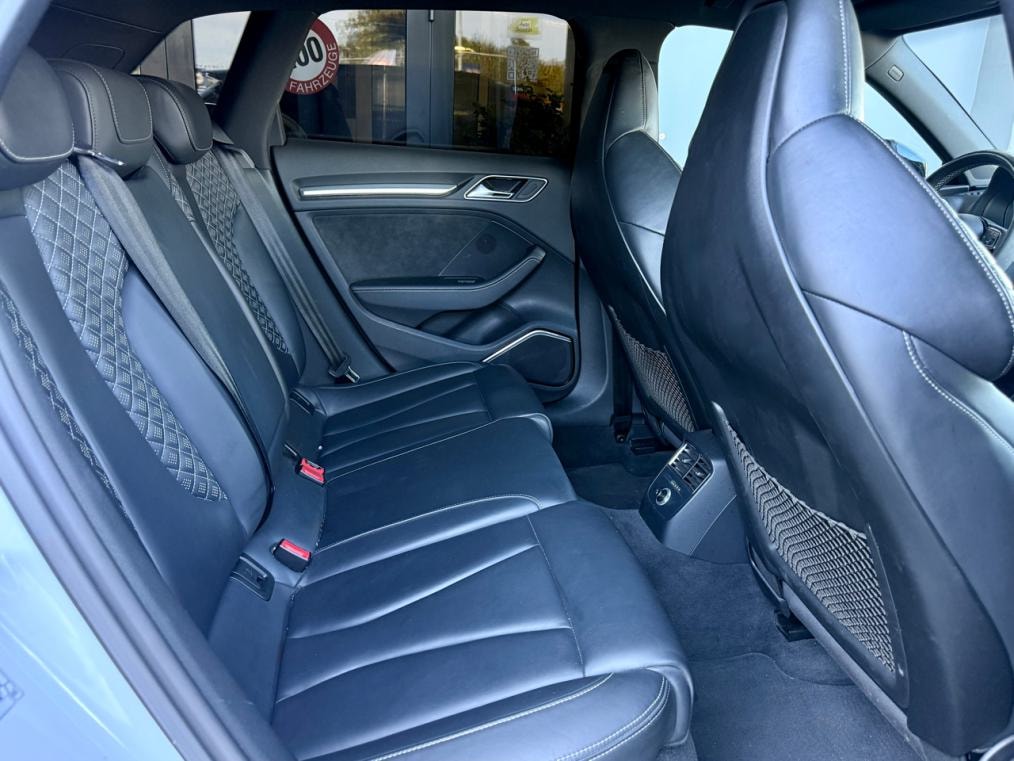 AUDI RS3 Sportback 2.5 TSi quattro-image-11