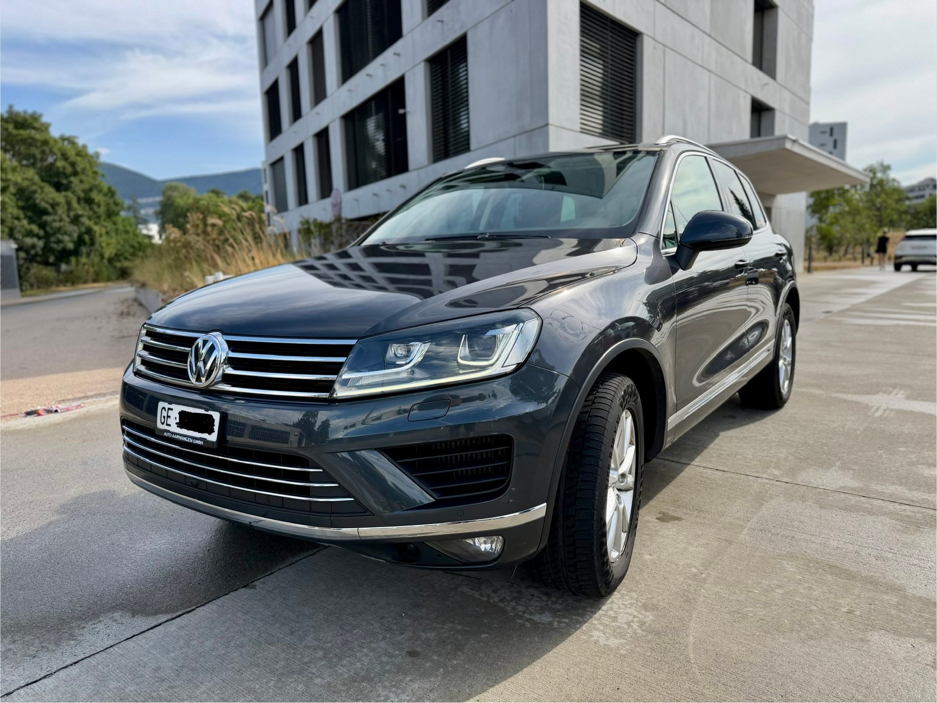 VW Touareg 3.0 TDI BlueMotion Technology Tiptronic-image-0