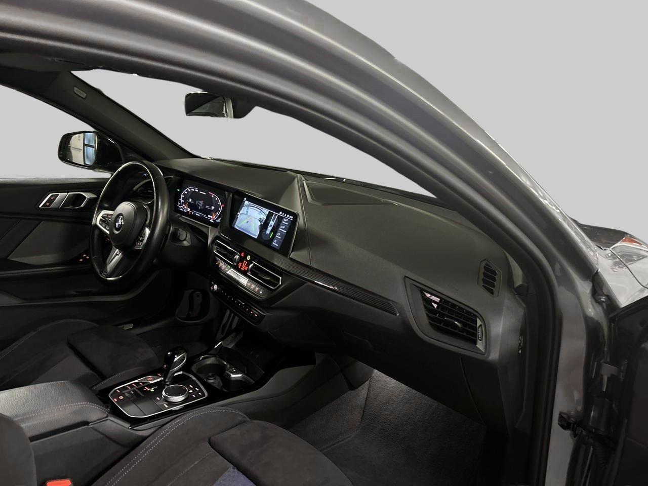 BMW M135i xDrive-image-12