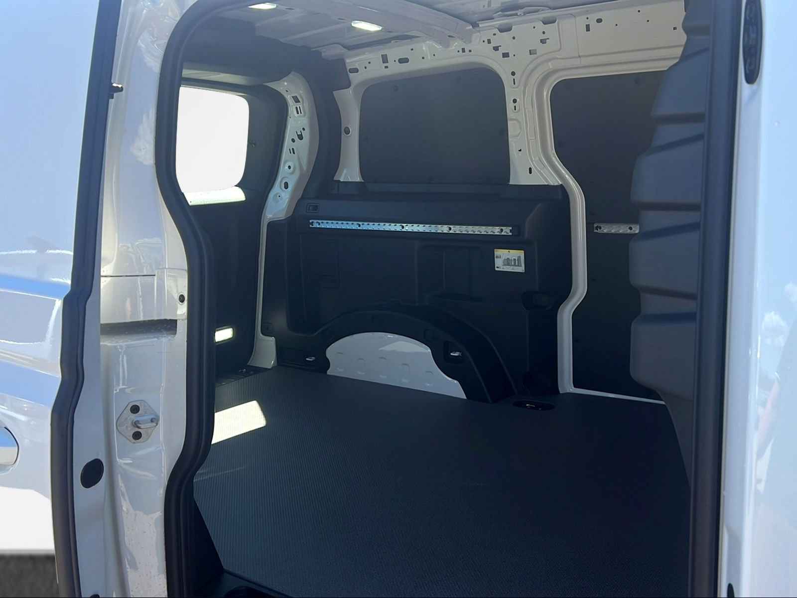 VW ID. Buzz Cargo Pro-image-9