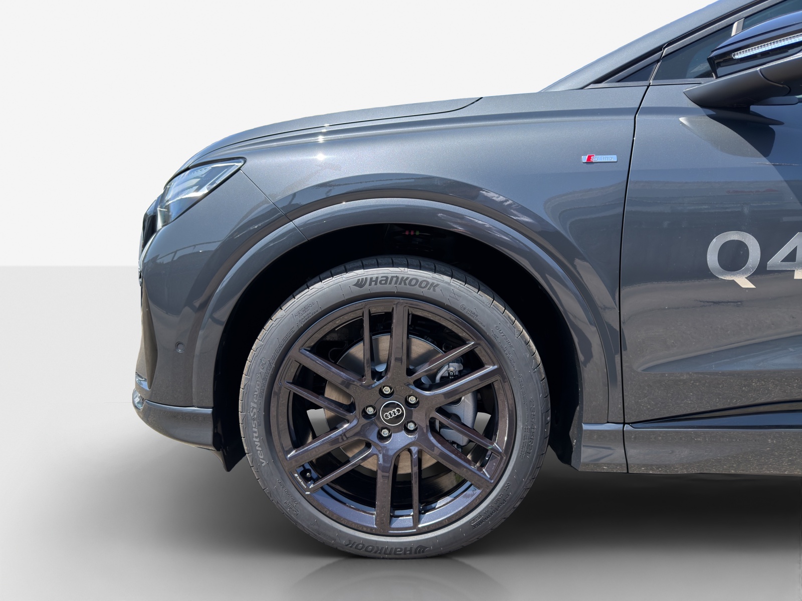 AUDI Q4 e-tron SUV quattro performance-image-14