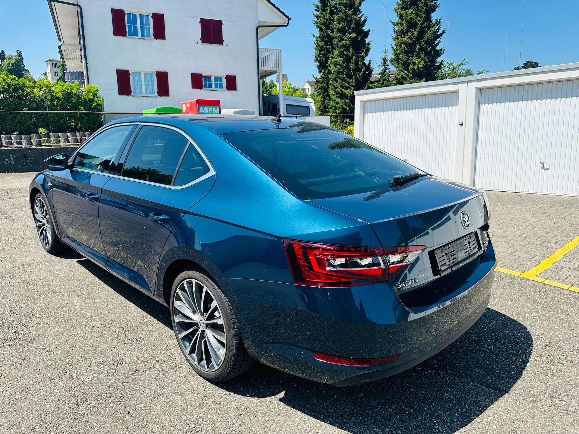 SKODA Superb 2.0TDi L&K 4x4 DSG-image-8