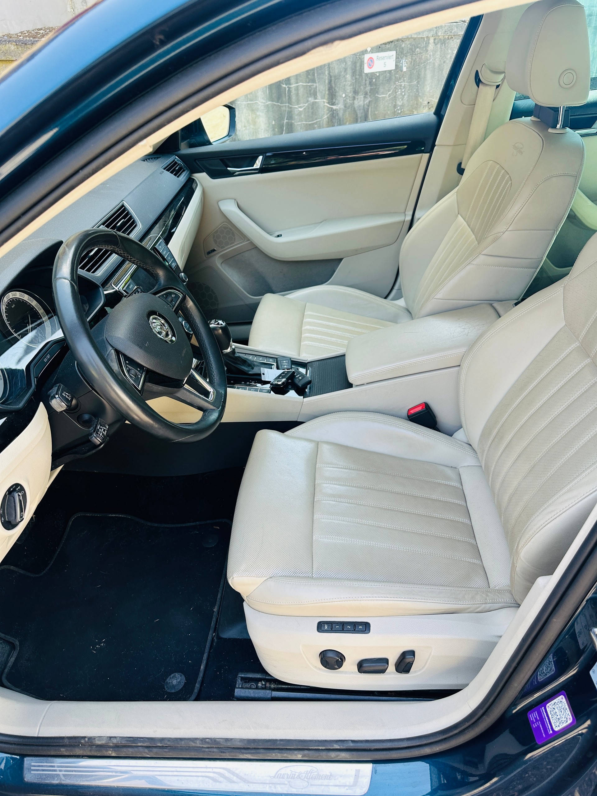 SKODA Superb 2.0TDi L&K 4x4 DSG-image-14