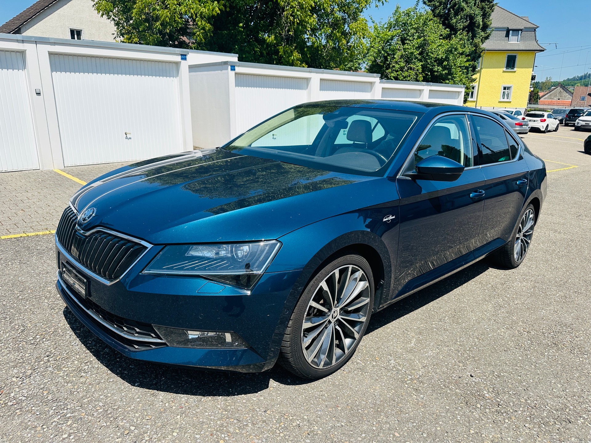 SKODA Superb 2.0TDi L&K 4x4 DSG-image-4