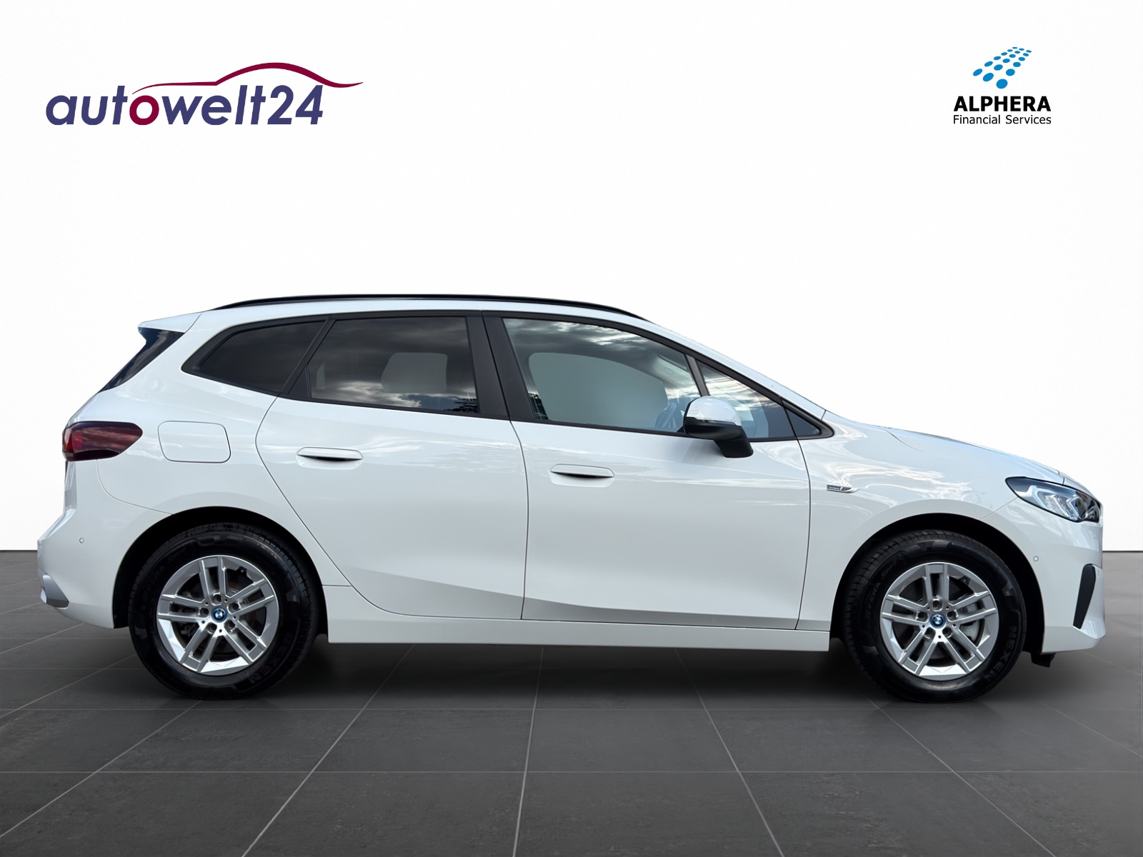 BMW 225e xDrive Active Tourer-image-3