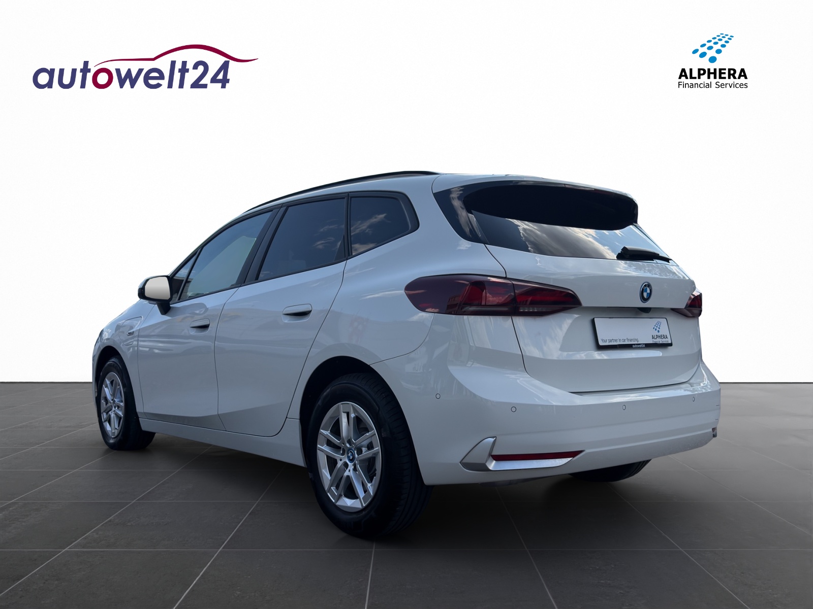 BMW 225e xDrive Active Tourer-image-6