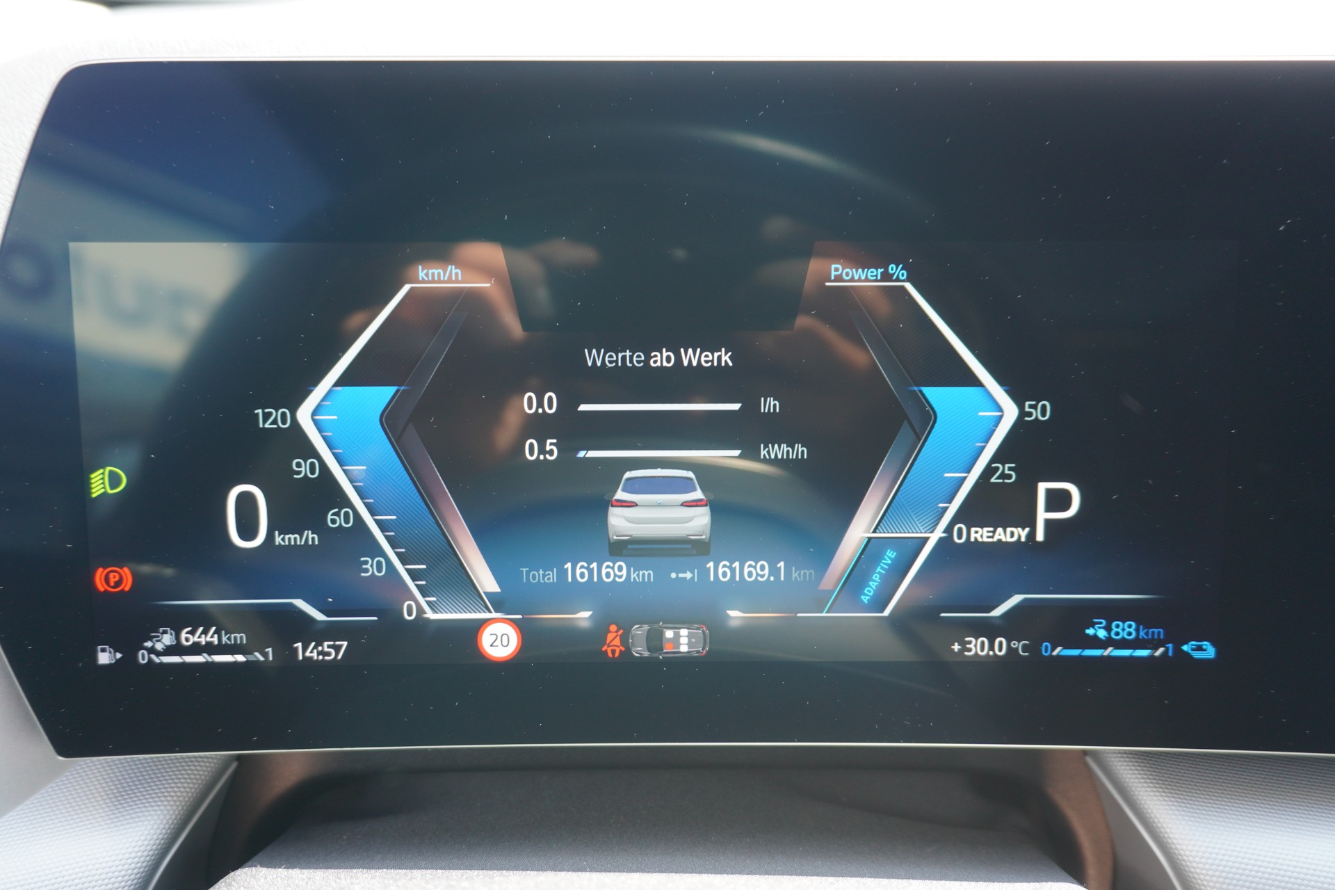 BMW 225e xDrive Active Tourer-image-20