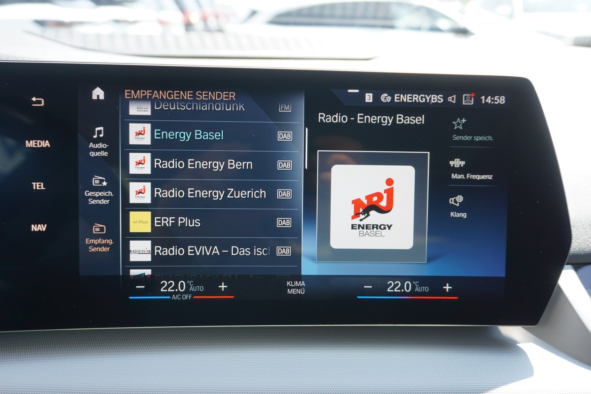 BMW 225e xDrive Active Tourer-image-24