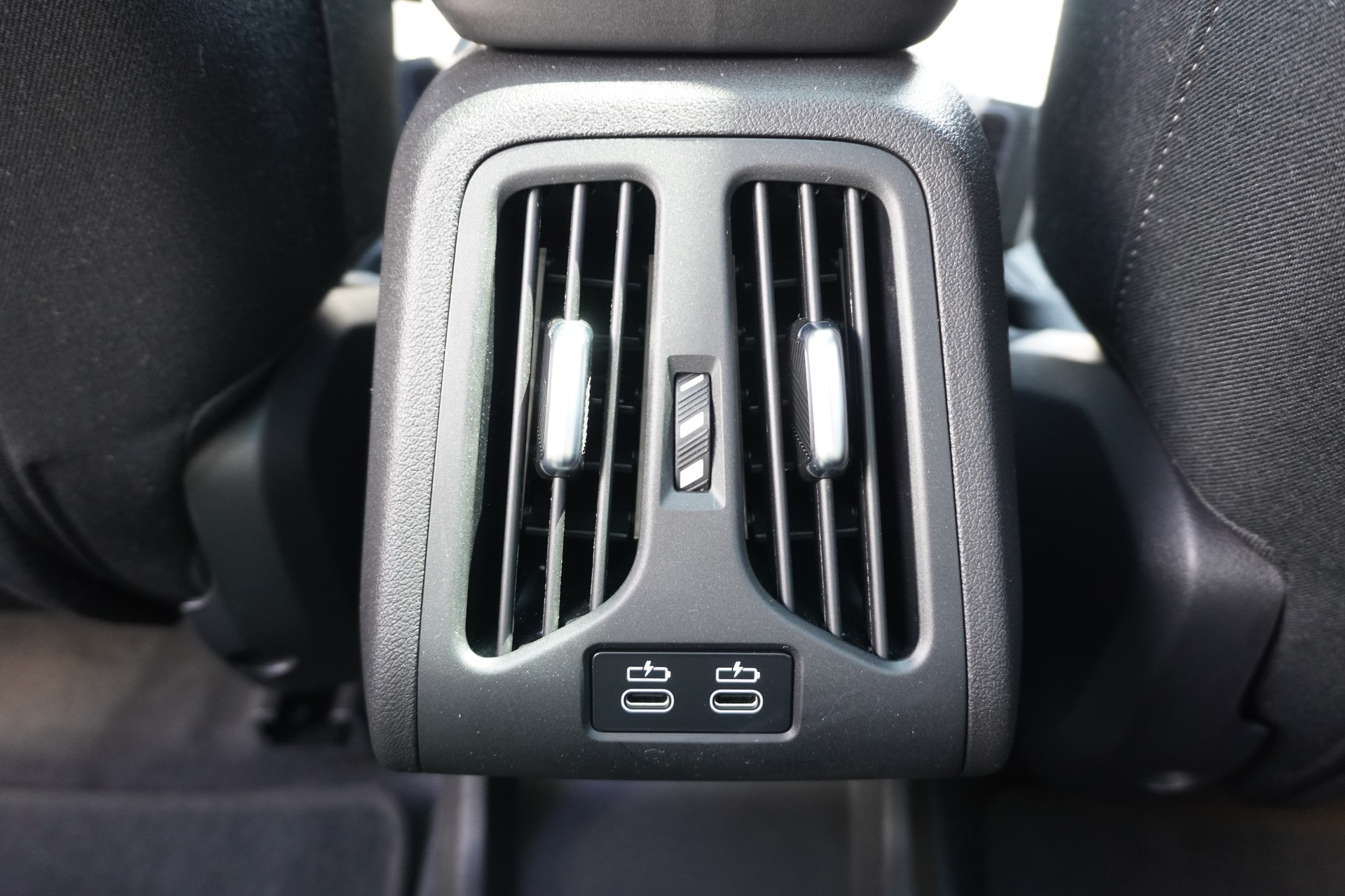 BMW 225e xDrive Active Tourer-image-18