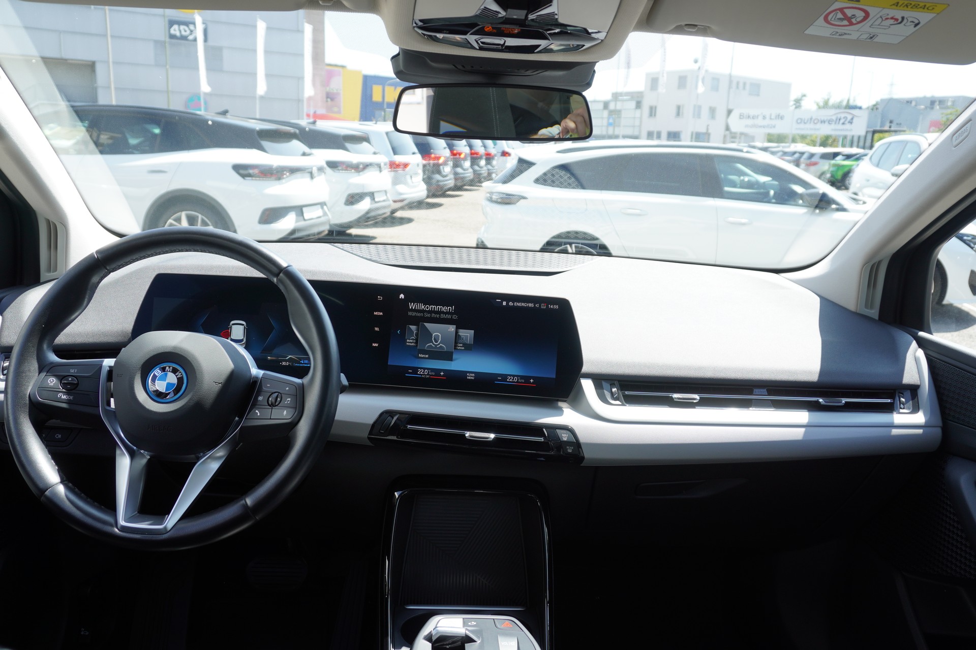 BMW 225e xDrive Active Tourer-image-19