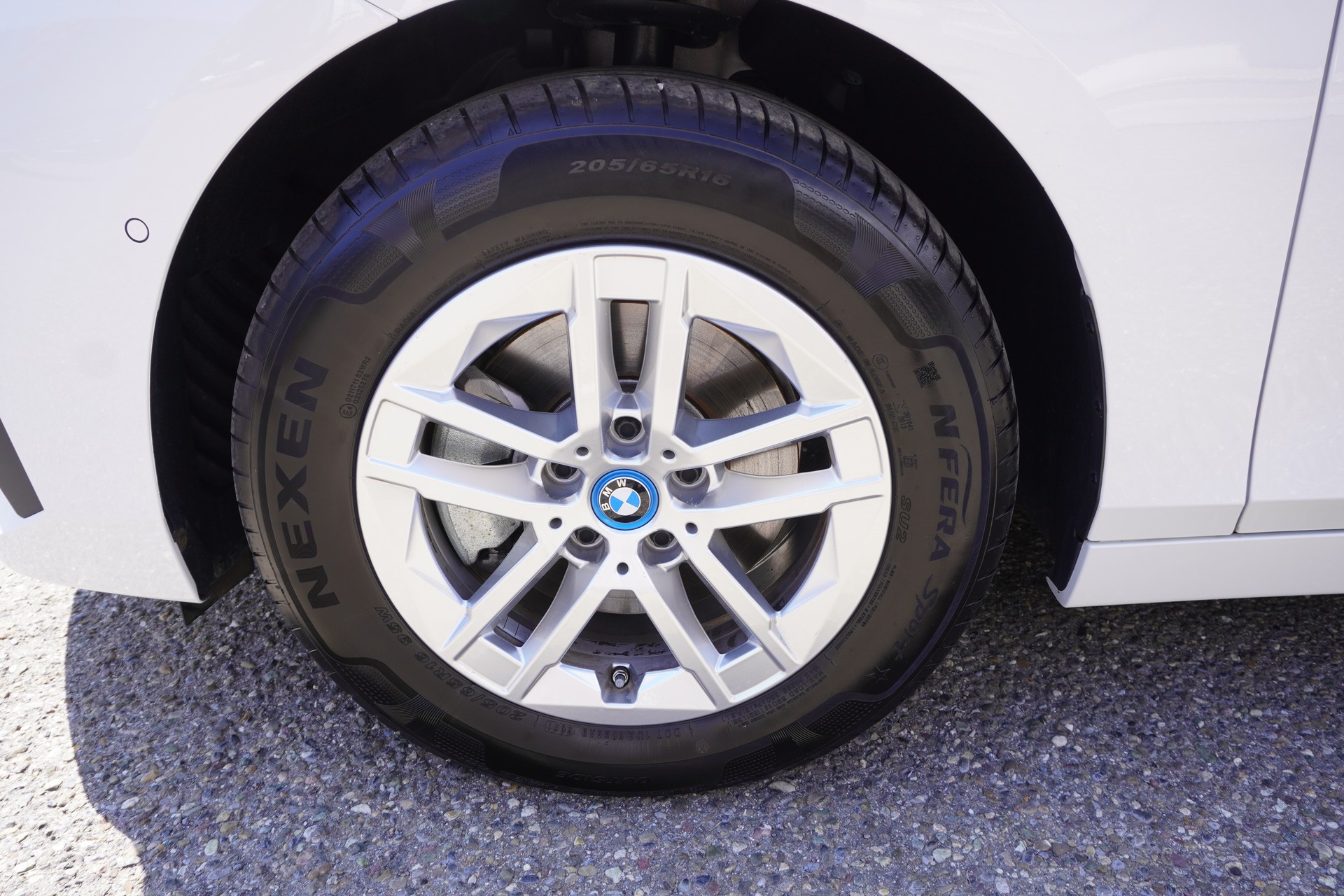 BMW 225e xDrive Active Tourer-image-8
