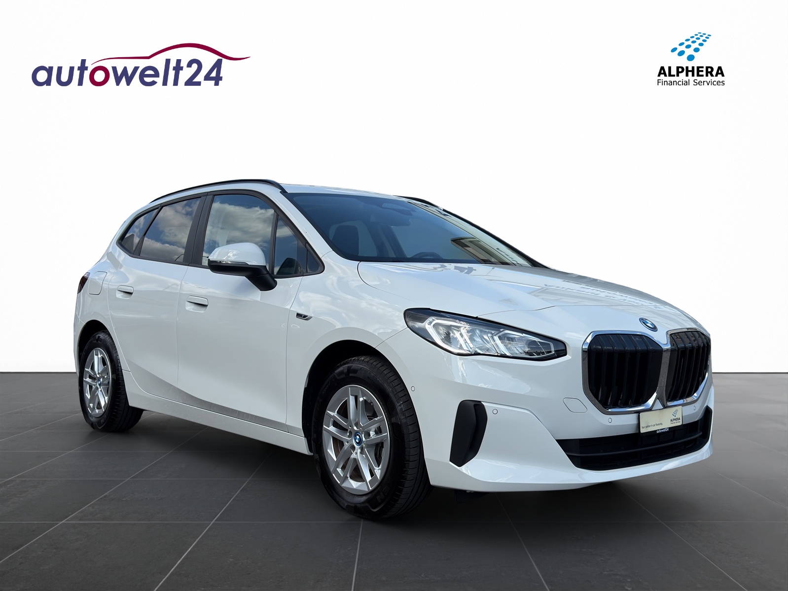 BMW 225e xDrive Active Tourer-image-2