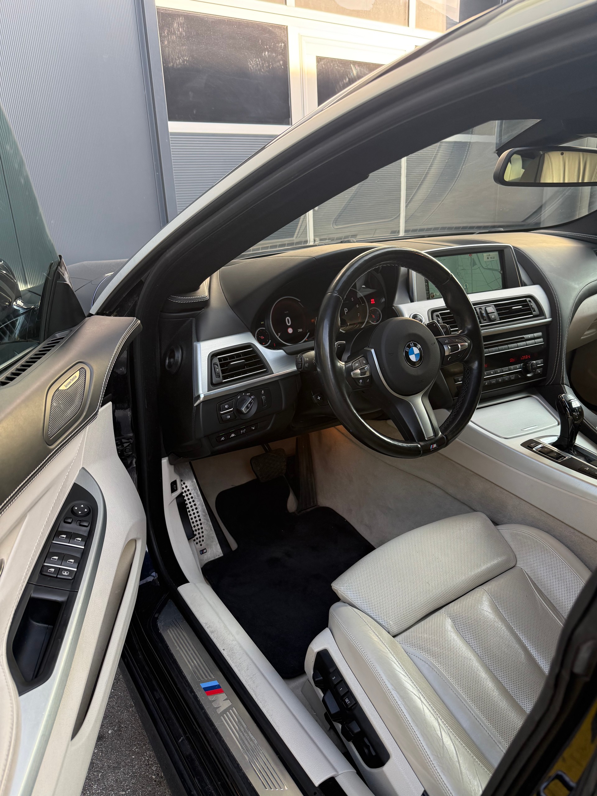 BMW 640i Gran Coupé Pack-M xDrive-image-12