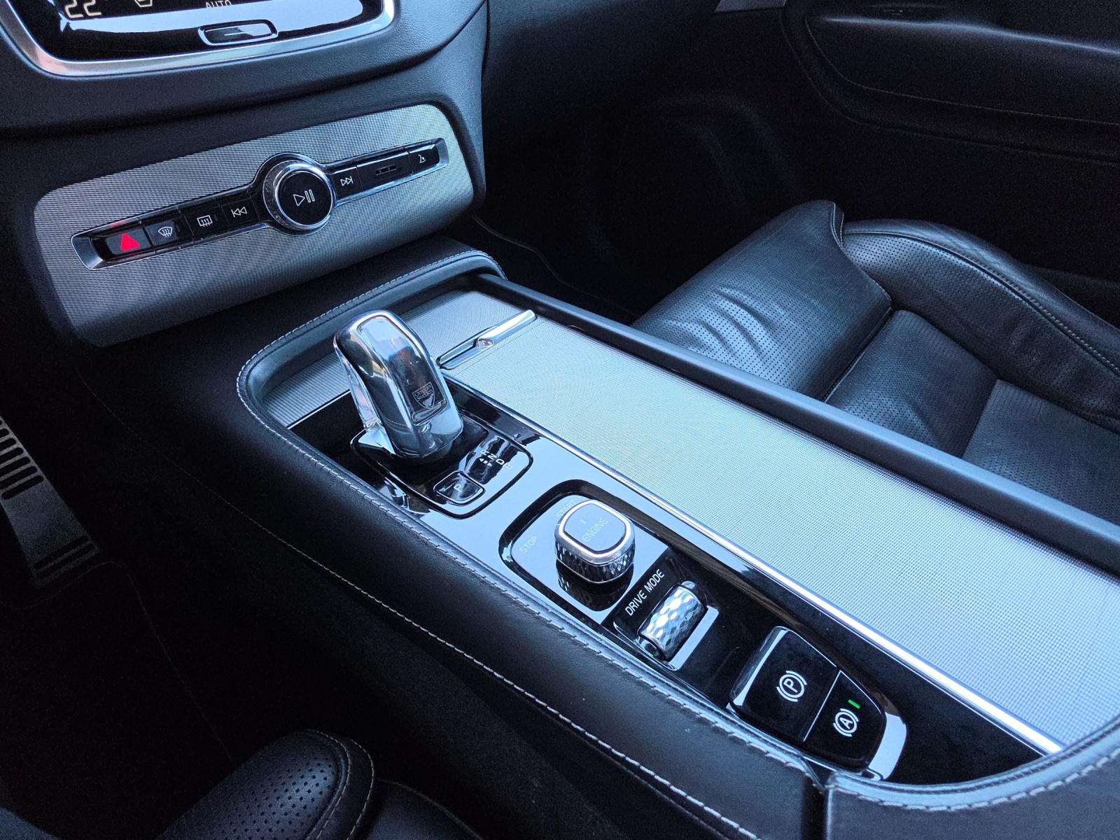 VOLVO XC90 2.0 T8 TE R-Design 7P. AWD-image-13