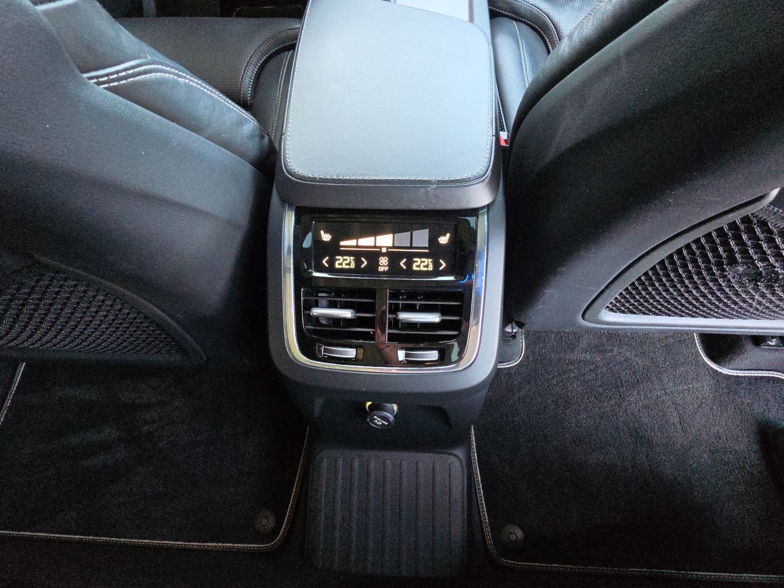VOLVO XC90 2.0 T8 TE R-Design 7P. AWD-image-10