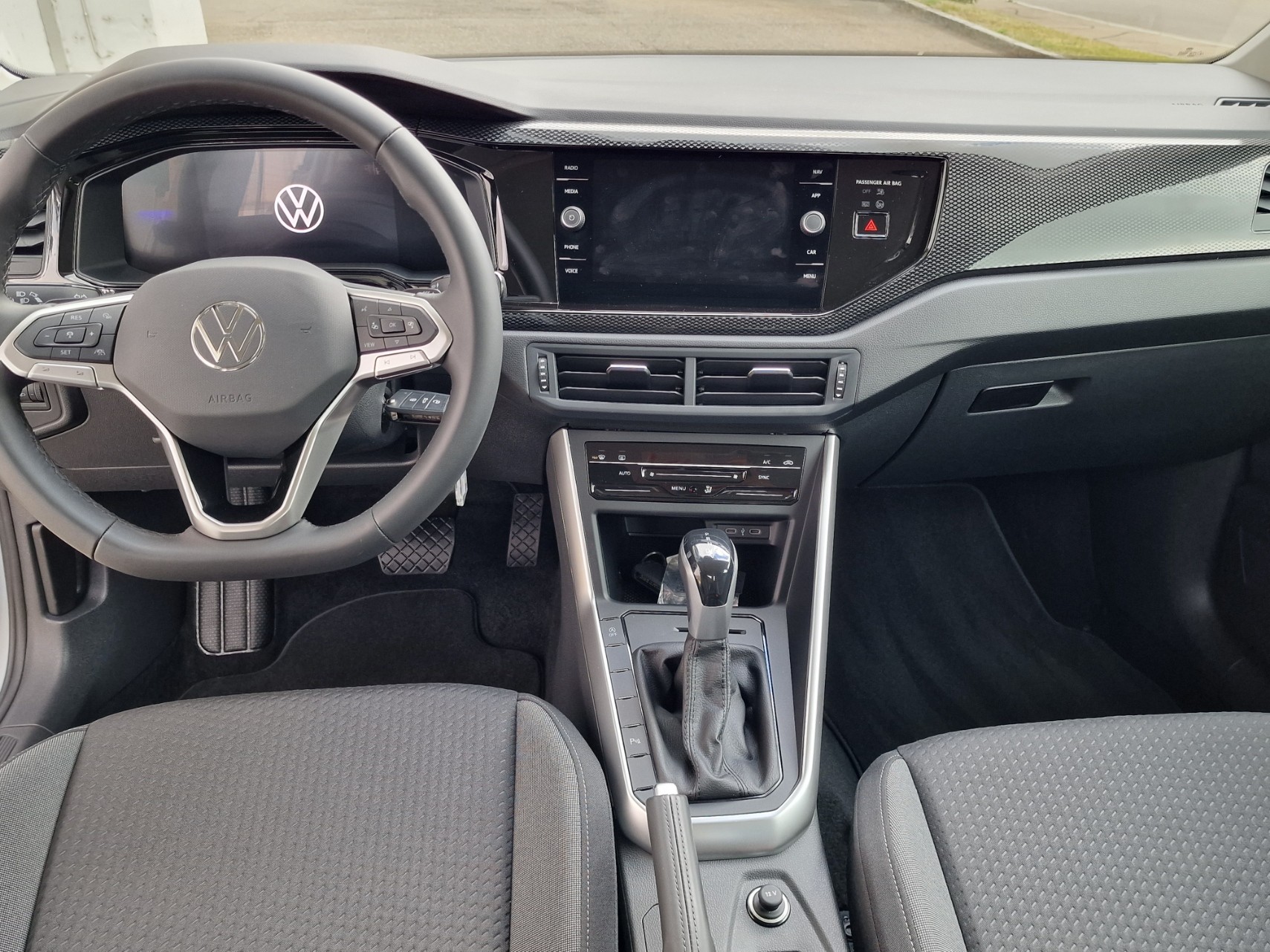 VW Taigo 1.0 TSI Life DSG-image-10